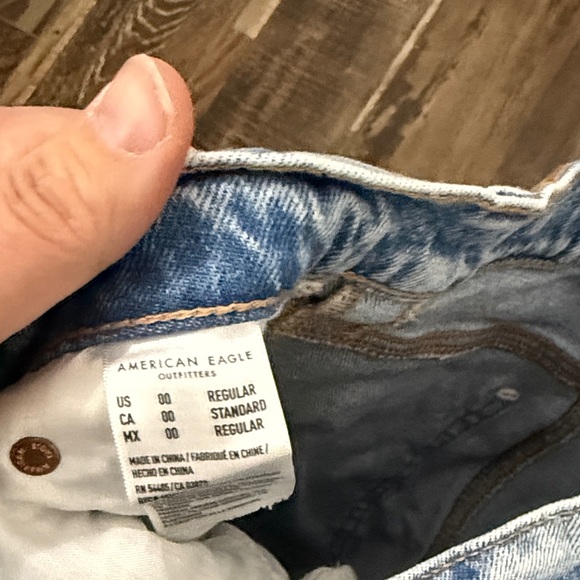 American Eagle Outfitters Light Blue Distressed Boyfriend Jeans - Picture 3 of 4